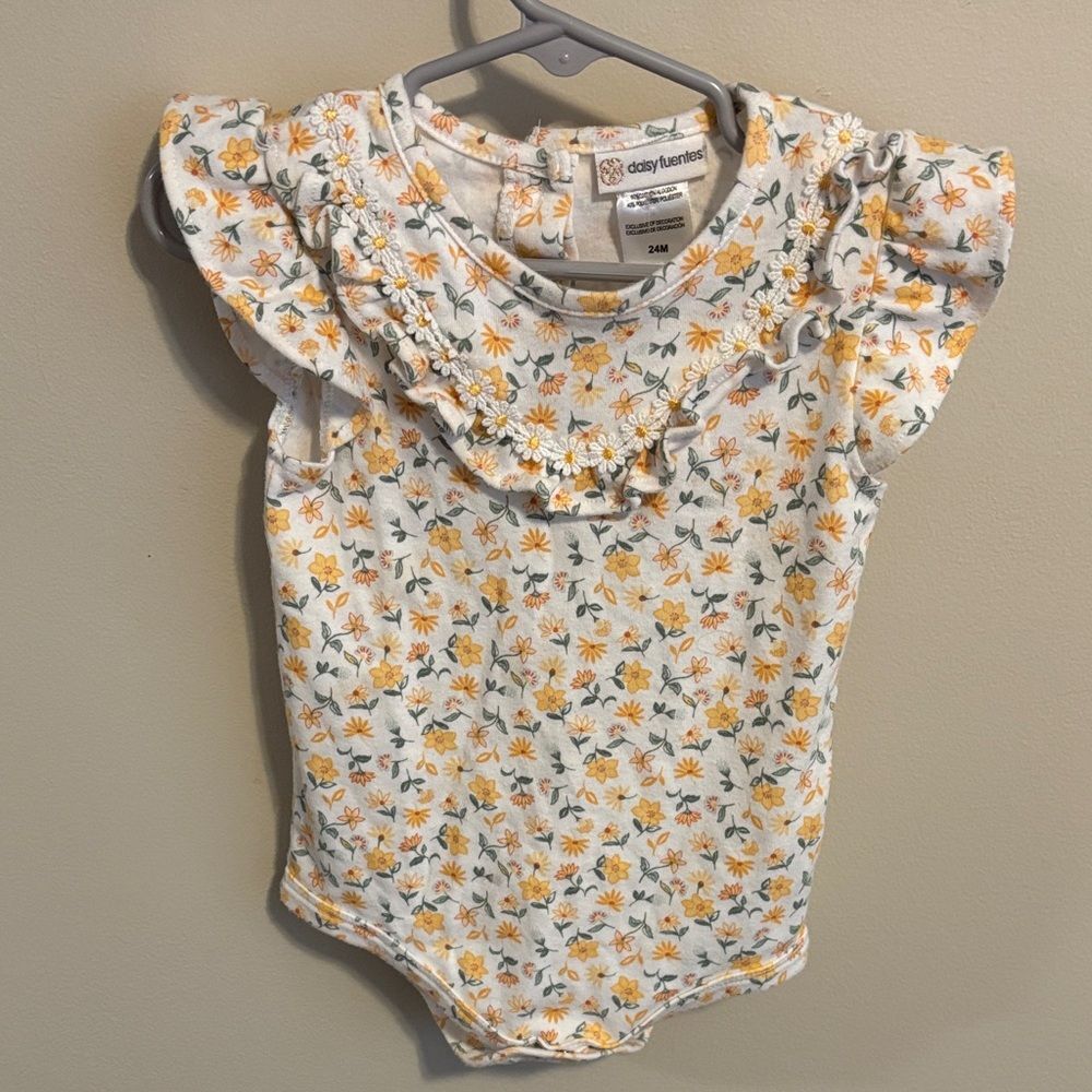 Daisy Fuentes floral bodysuit size 24 months